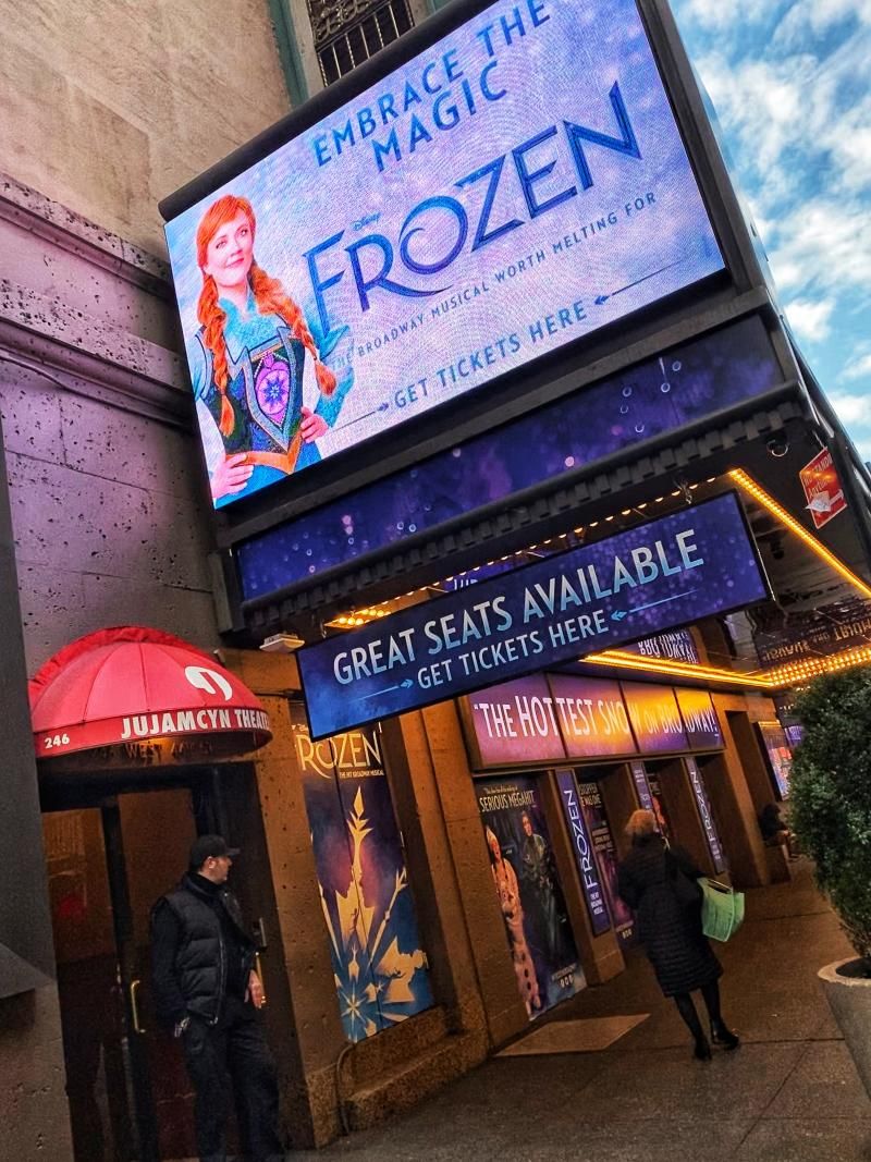 How to Stage Door a Broadway Show - The Ultimate Guide  Image