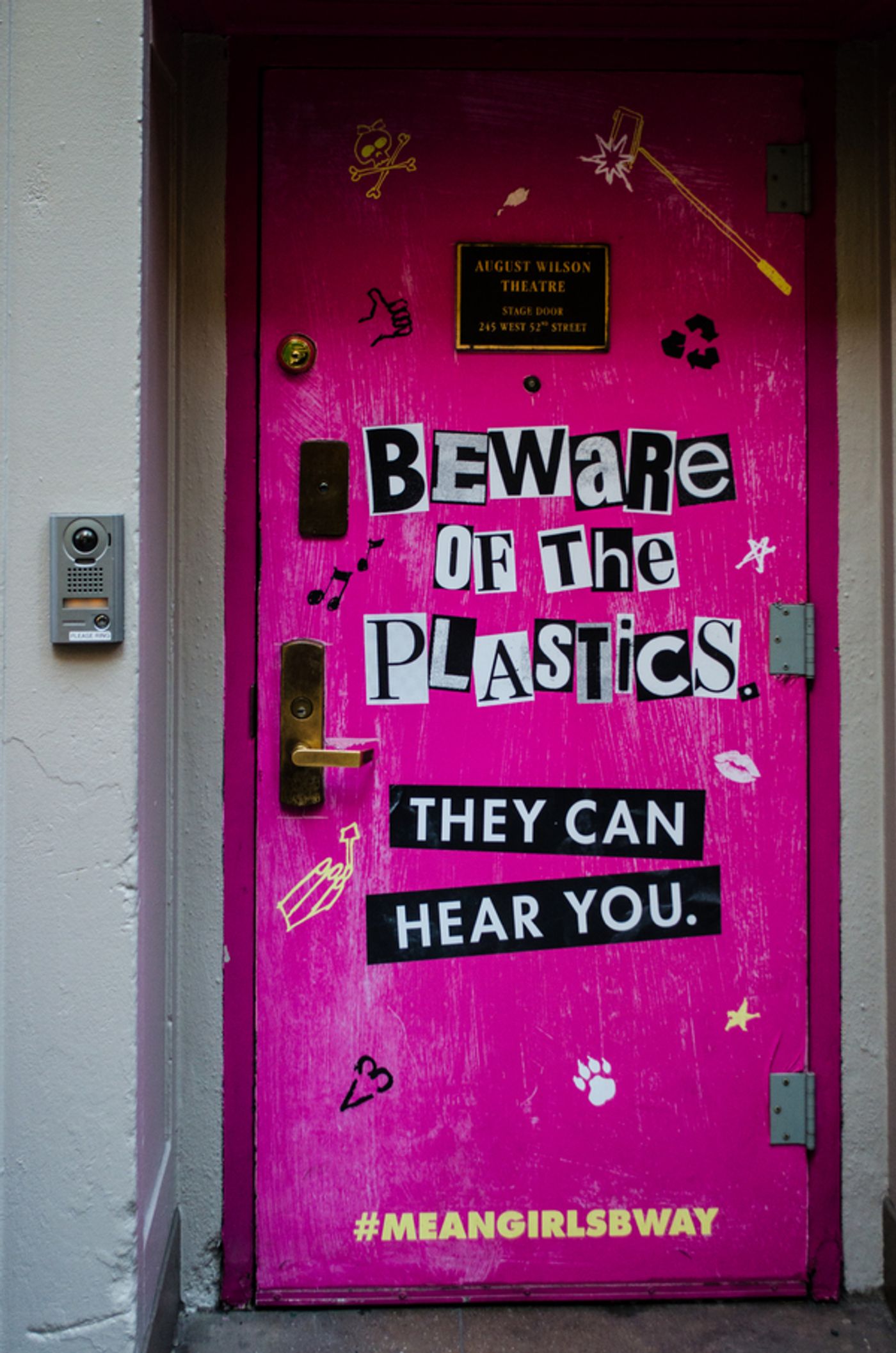 How to Stage Door a Broadway Show - The Ultimate Guide  Image