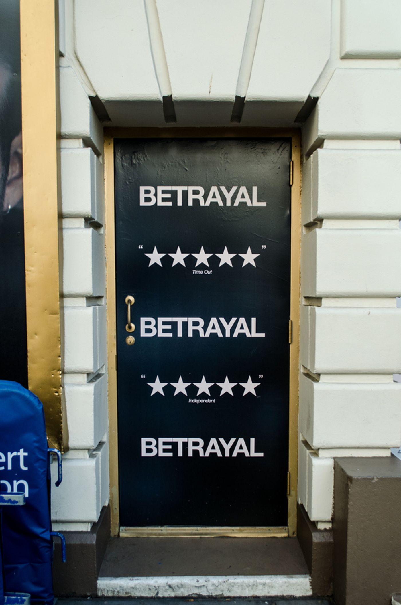 How to Stage Door a Broadway Show - The Ultimate Guide  Image
