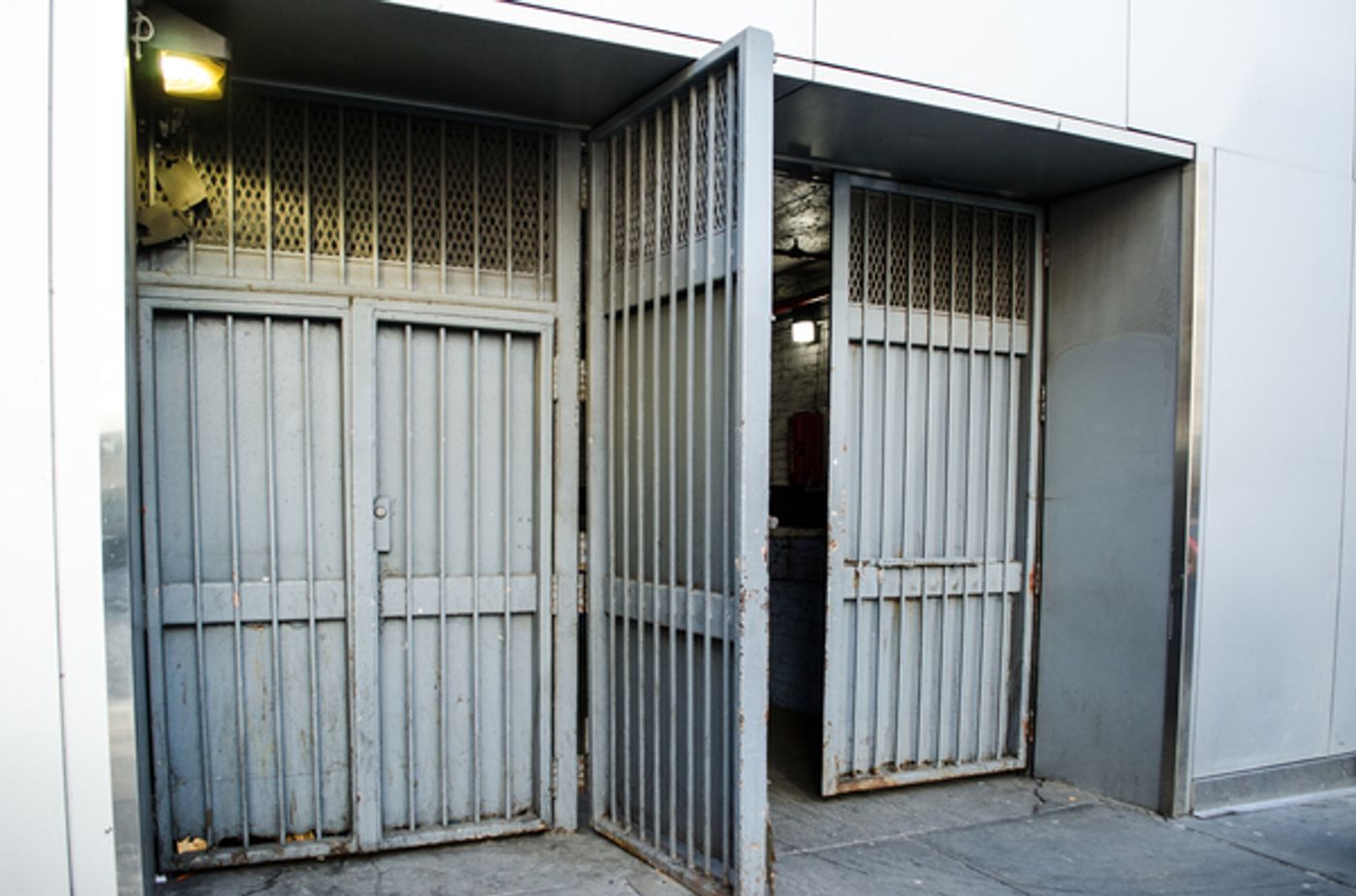 How to Stage Door a Broadway Show - The Ultimate Guide  Image
