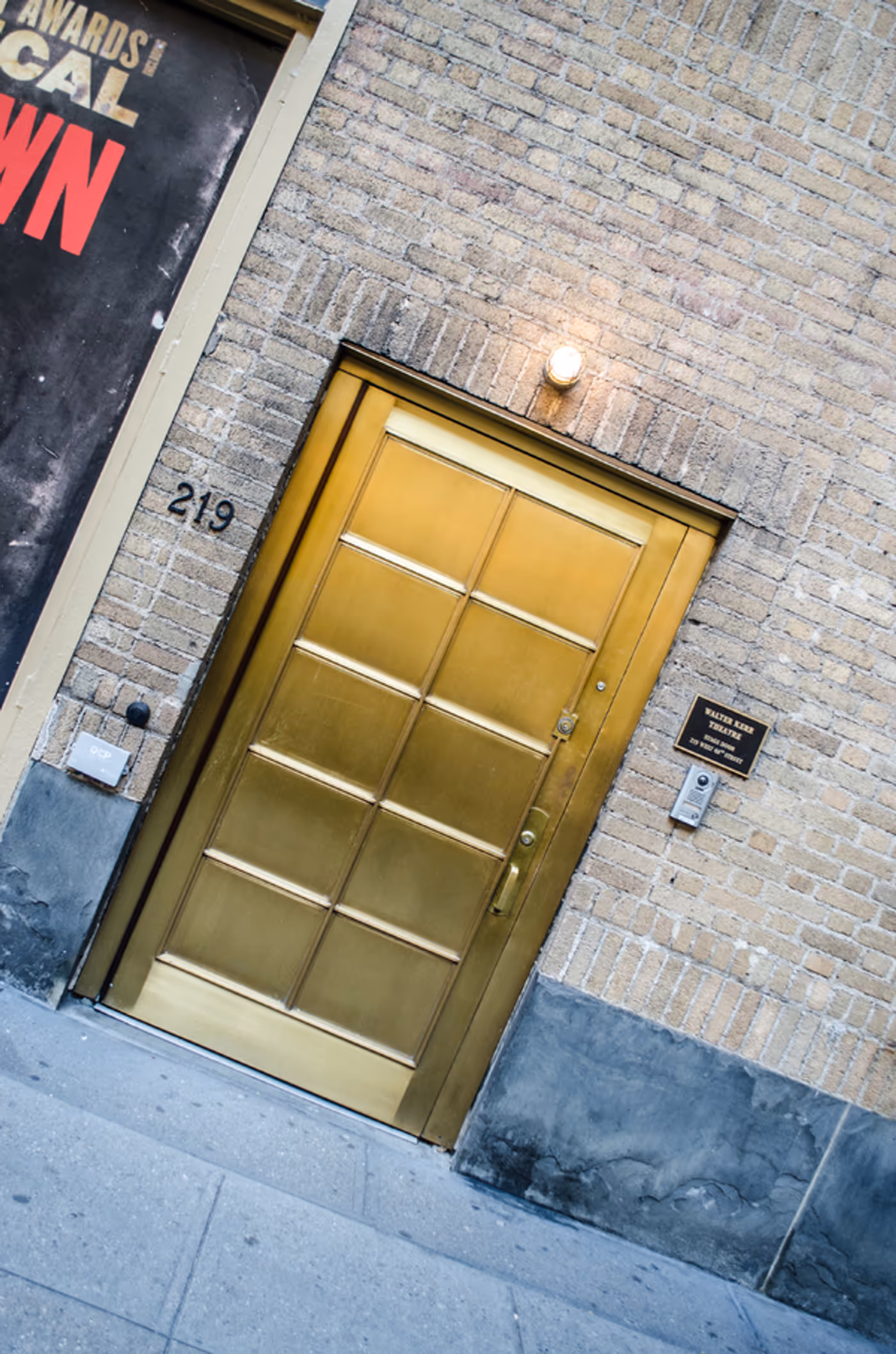 How to Stage Door a Broadway Show - The Ultimate Guide  Image