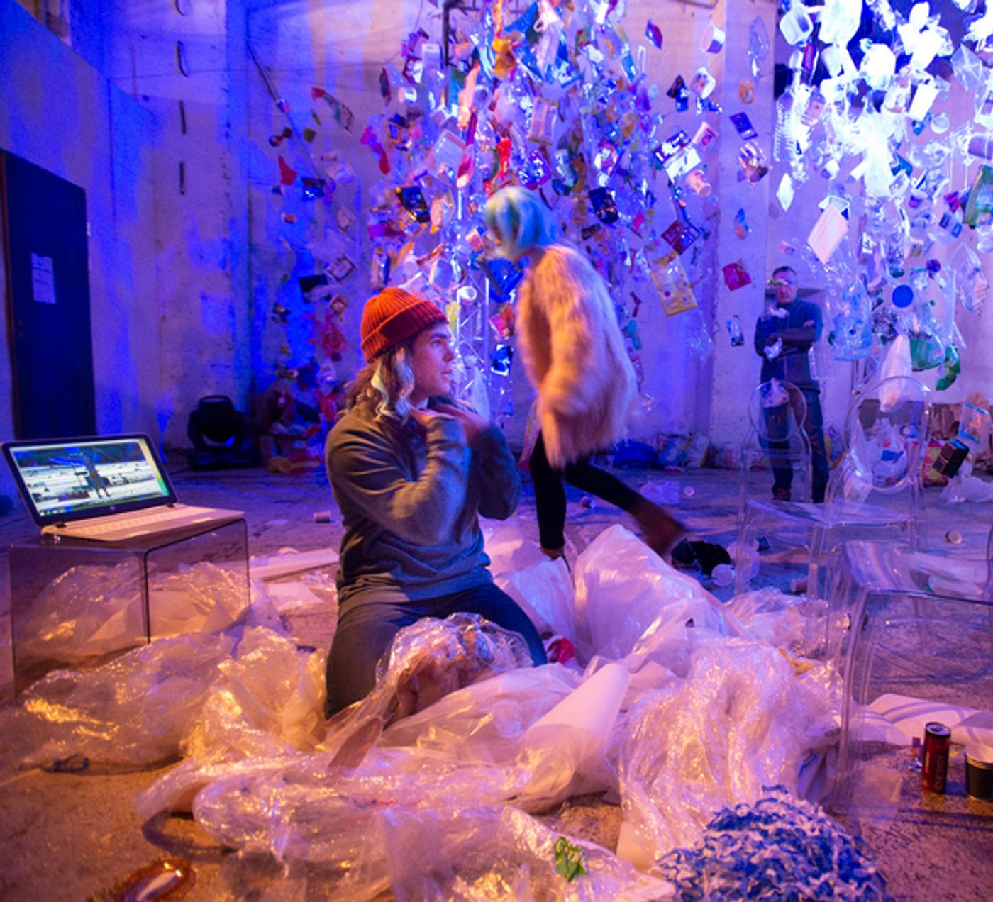 BroadwayWorld Arvostelu: OTTEITA Vallilan Konepajassa, Kansallisteatterin Nuortenteatteri BroadwayWorld Arvostelu: OTTEITA Vallilan Konepajassa, Kansallisteatterin Nuortenteatteri Image