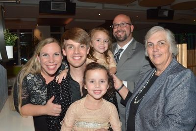 Mark William and his family-Allison Arisco, Chris Arisco, Teresa Blowers and Mia and  Photo