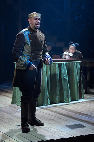 Dorcas Leung (Despereaux) and John Rapson (Roscuro)  Photo