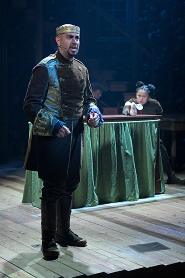 Dorcas Leung (Despereaux) and John Rapson (Roscuro)  Photo