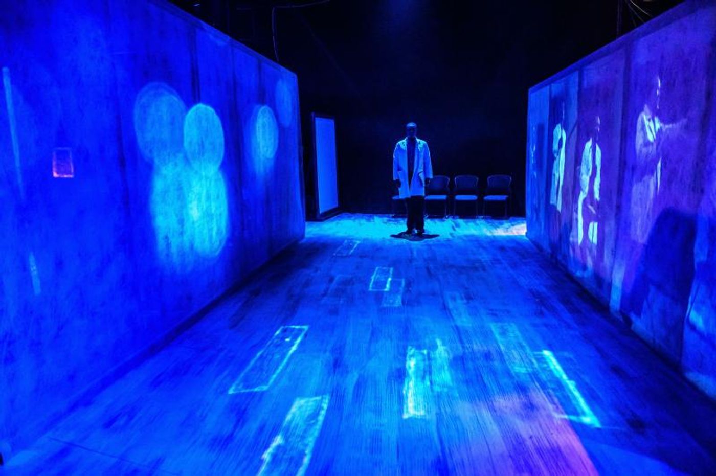 Review: HERE ARE THE FRAGMENTS examines mental illness through immersion and exploration  Image