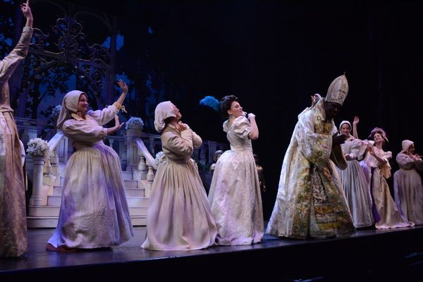 Michael Wayne Wordly and The Cast of Rodgers & Hammerstein's Cinderella Photo
