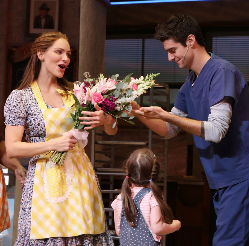Photo Coverage: Katharine McPhee Opens Up the Diner One Last Time in WAITRESS on Broadway — photo 28 of 37