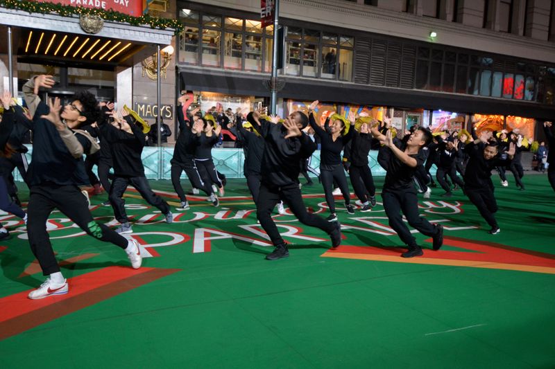 Photo Coverage: AIN'T TOO PROUD, BEETLEJUICE, and More Rehearse For the 2019 Macy's Thanksgiving Day Parade — photo 34 of 54