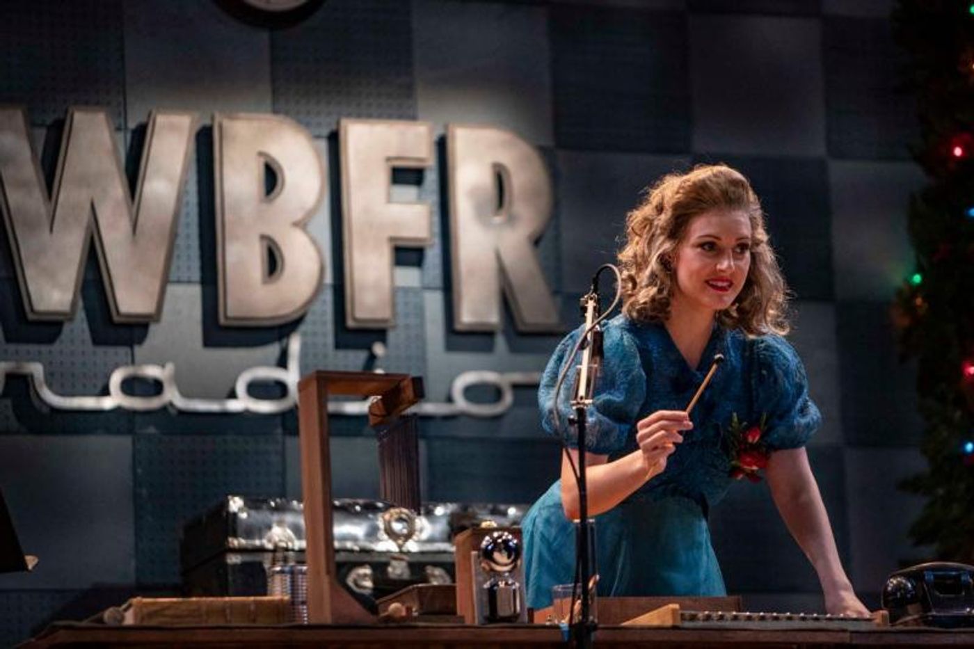 Review: IT'S A WONDERFUL LIFE: A LIVE RADIO PLAY at Gulfshore Playhouse  Image