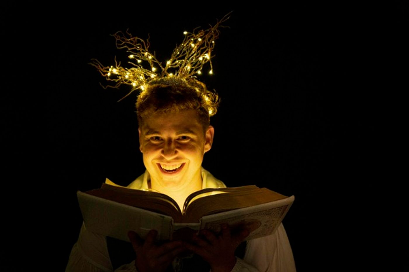 Photo Flash: Elm Street's Production of A CHRISTMAS CAROL  Image