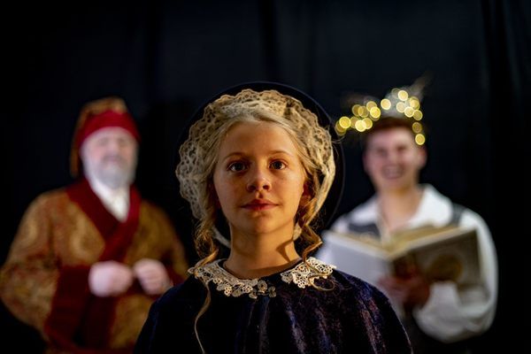 Photo Flash: Elm Street's Production of A CHRISTMAS CAROL  Image