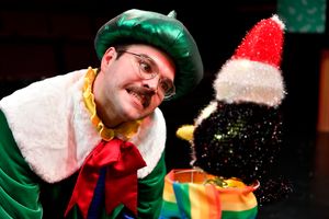 Bear Brummel @ BroadwayWorld Bear Brummel Photo