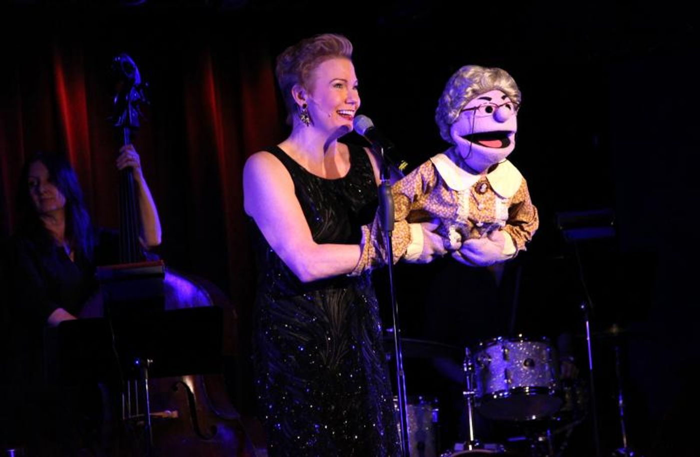 Review: Jennifer Barnhart Outdoes Herself with IT'S ABOUT TIME at The Laurie Beechman Theatre  Image