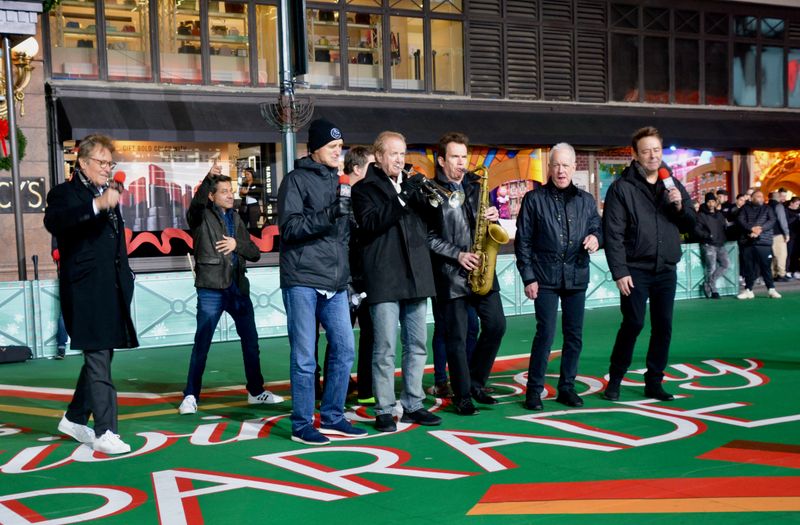 Photo Coverage: Idina Menzel, HADESTOWN, TINA - THE TINA TURNER MUSICAL, and More Rehearse For the 2019 Macy's Thanksgiving Day Parade — photo 36 of 59