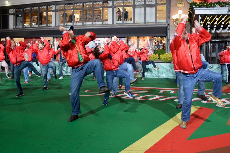 Photo Coverage: Idina Menzel, HADESTOWN, TINA - THE TINA TURNER MUSICAL, and More Rehearse For the 2019 Macy's Thanksgiving Day Parade — photo 37 of 59