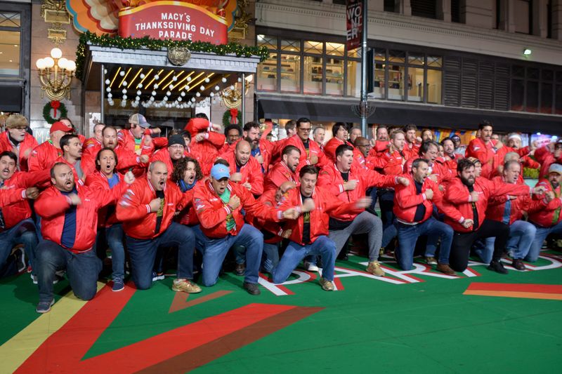 Photo Coverage: Idina Menzel, HADESTOWN, TINA - THE TINA TURNER MUSICAL, and More Rehearse For the 2019 Macy's Thanksgiving Day Parade — photo 38 of 59