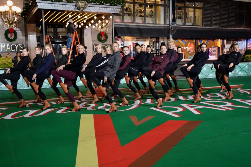 Photo Coverage: Idina Menzel, HADESTOWN, TINA - THE TINA TURNER MUSICAL, and More Rehearse For the 2019 Macy's Thanksgiving Day Parade — photo 2 of 59