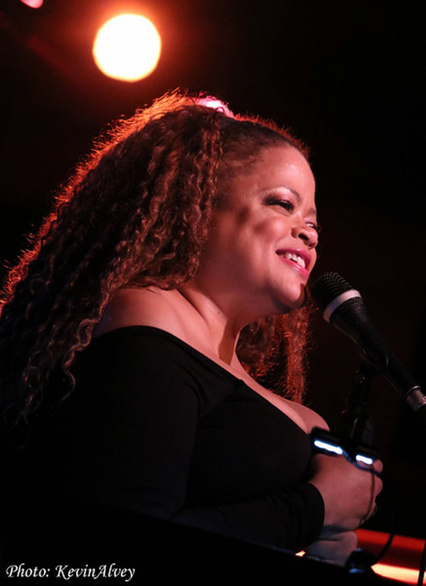 Photo Flash: Natalie Douglas Celebrates Joni Mitchell At Birdland  Image