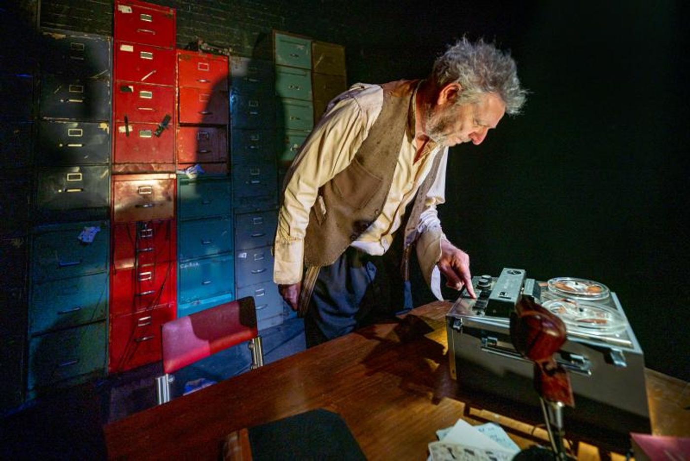 Review: Jonathan Biggins Delivers A Delightful Masterclass In Dramatic Physicality In KRAPP'S LAST TAPE Review: Jonathan Biggins Delivers A Delightful Masterclass In Dramatic Physicality In KRAPP'S LAST TAPE Image