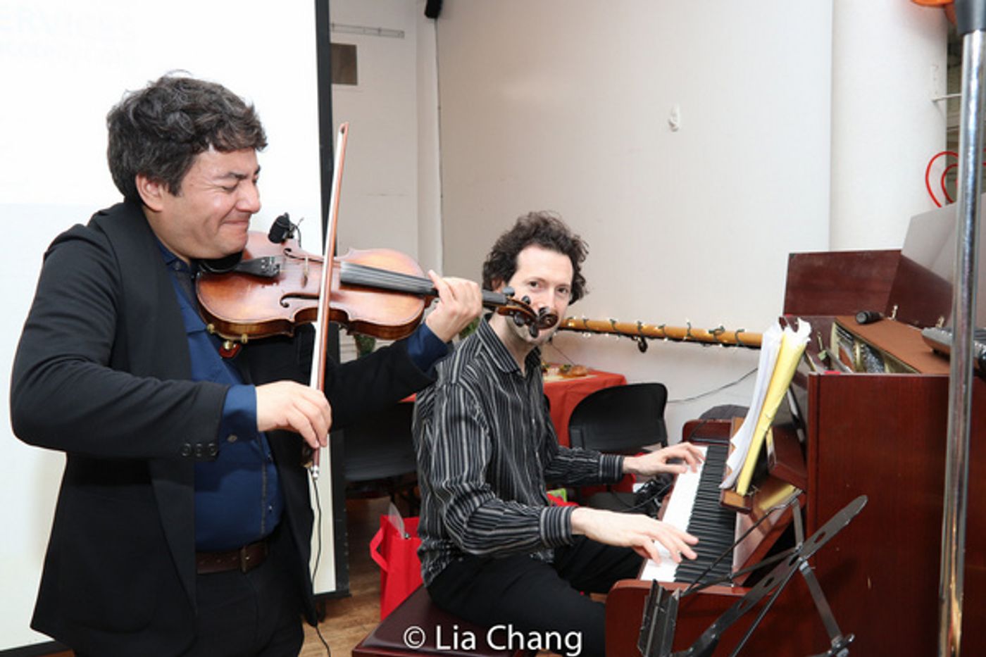 Photo Flash: Tony Danza Spends Thanksgiving Day With Encore Seniors At St. Malachy's  Image
