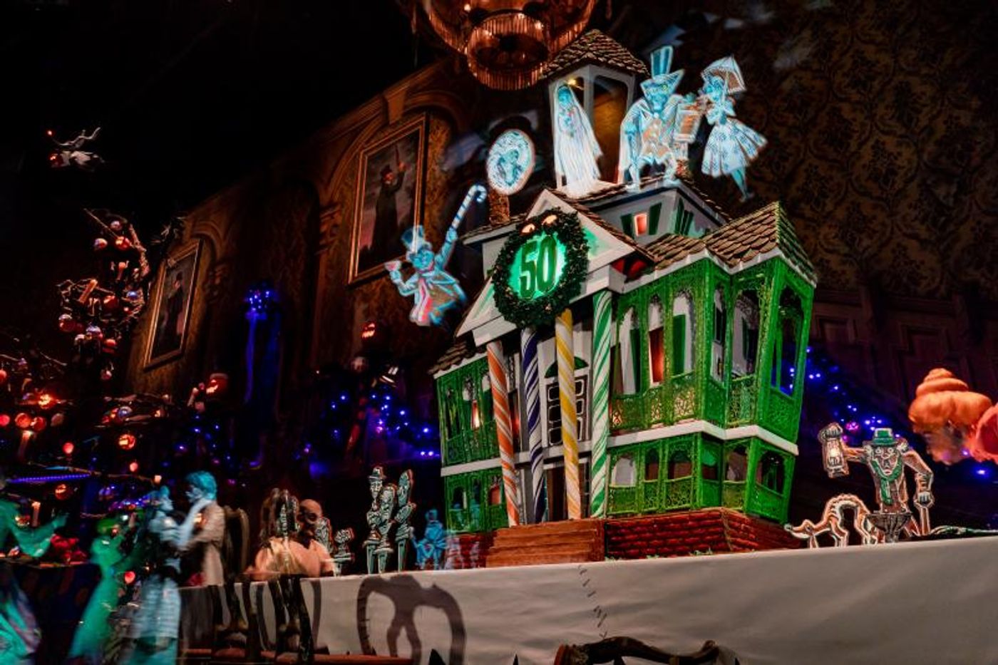 DISNEYLAND, WALT DISNEY WORLD, AULANA and DISNEY CRUISE LINE have Dazzling Gingerbread Displays for the Holidays  Image