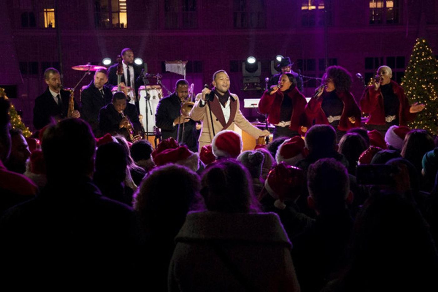 Photo Flash: John Legend, Gwen Stefani, & Brett Eldredge Rehearse for CHRISTMAS IN ROCKEFELLER CENTER  Image