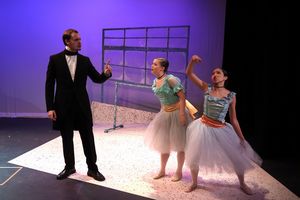 Evan Wormald, Beatrice Howell and Avelina Sanchez @ BroadwayWorld Evan Wormald, Beatrice Howell and Avelina Sanchez Photo