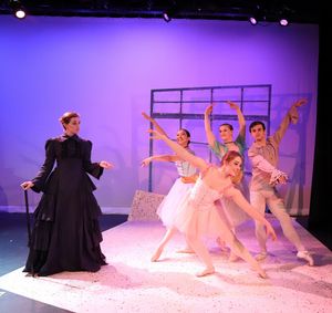 Heather Cadarette, Avelina Sanchez, Georgia Monroe, Beatrice Howell and Jordan Stanfield @ BroadwayWorld Heather Cadarette, Avelina Sanchez, Georgia Monroe, Beatrice Howell and Jordan Stanfi Photo