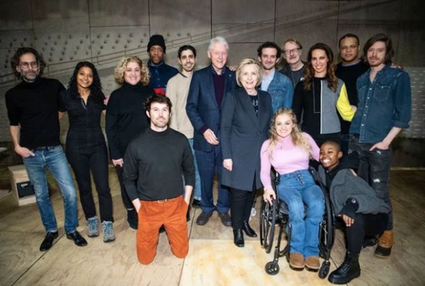 Wake Up With BWW 12/3: The Clintons Visit OKLAHOMA!, and More!  Image