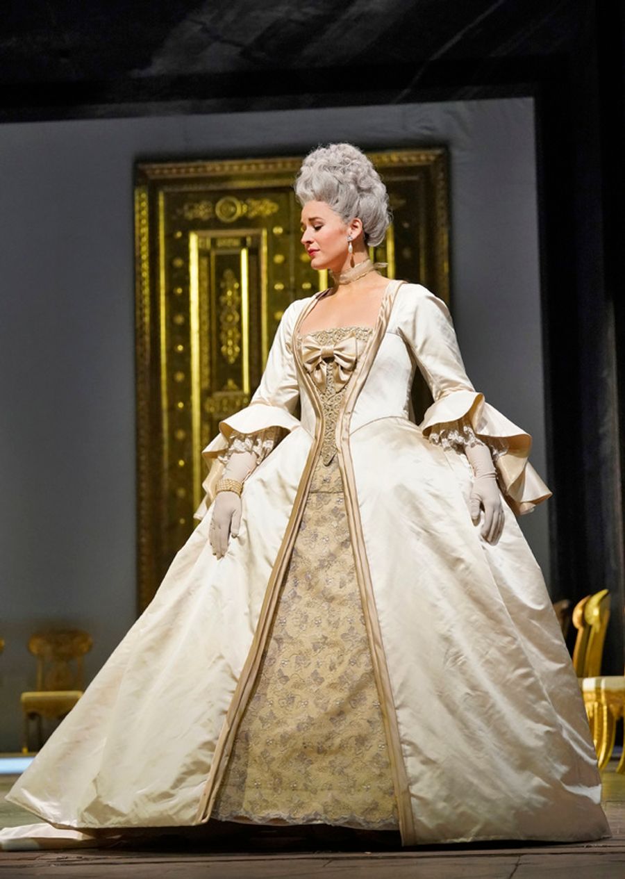 Photos/Reviews: THE QUEEN OF SPADES at the Metropolitan Opera, New York Image
