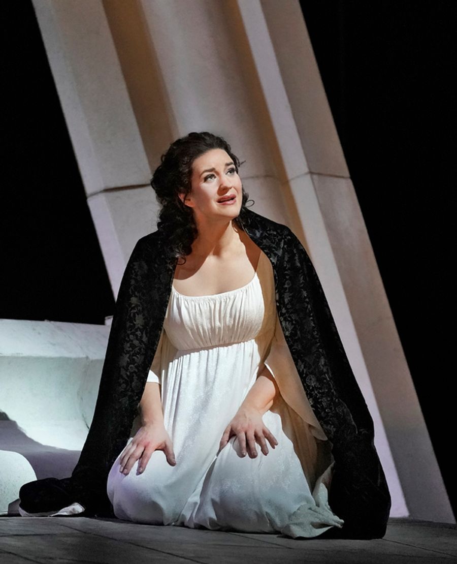 Photos/Reviews: THE QUEEN OF SPADES at the Metropolitan Opera, New York Image