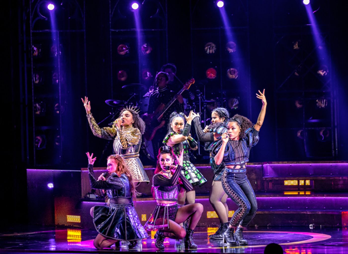 Photo Flash: Get A First Look At The Twin Cities Run Of Broadway-Bound SIX  Image