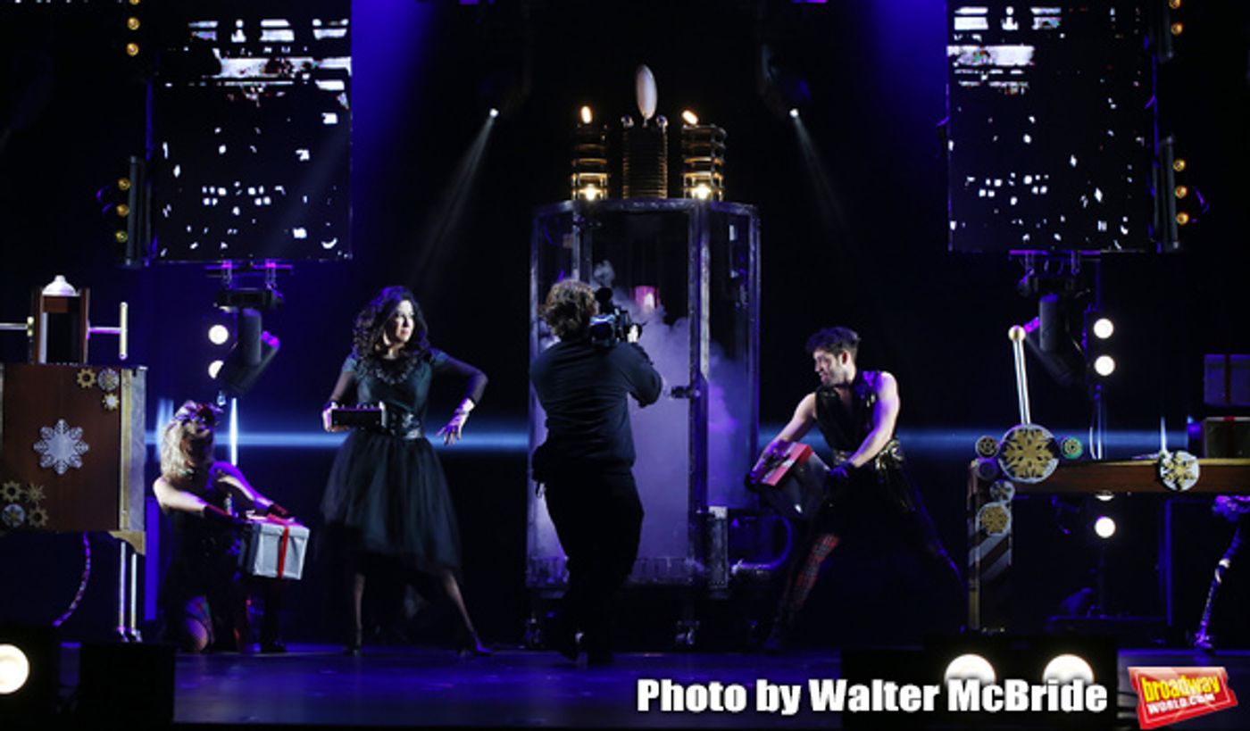 Photo Coverage: THE ILLUSIONISTS - MAGIC OF THE HOLIDAYS Press Preview  Image