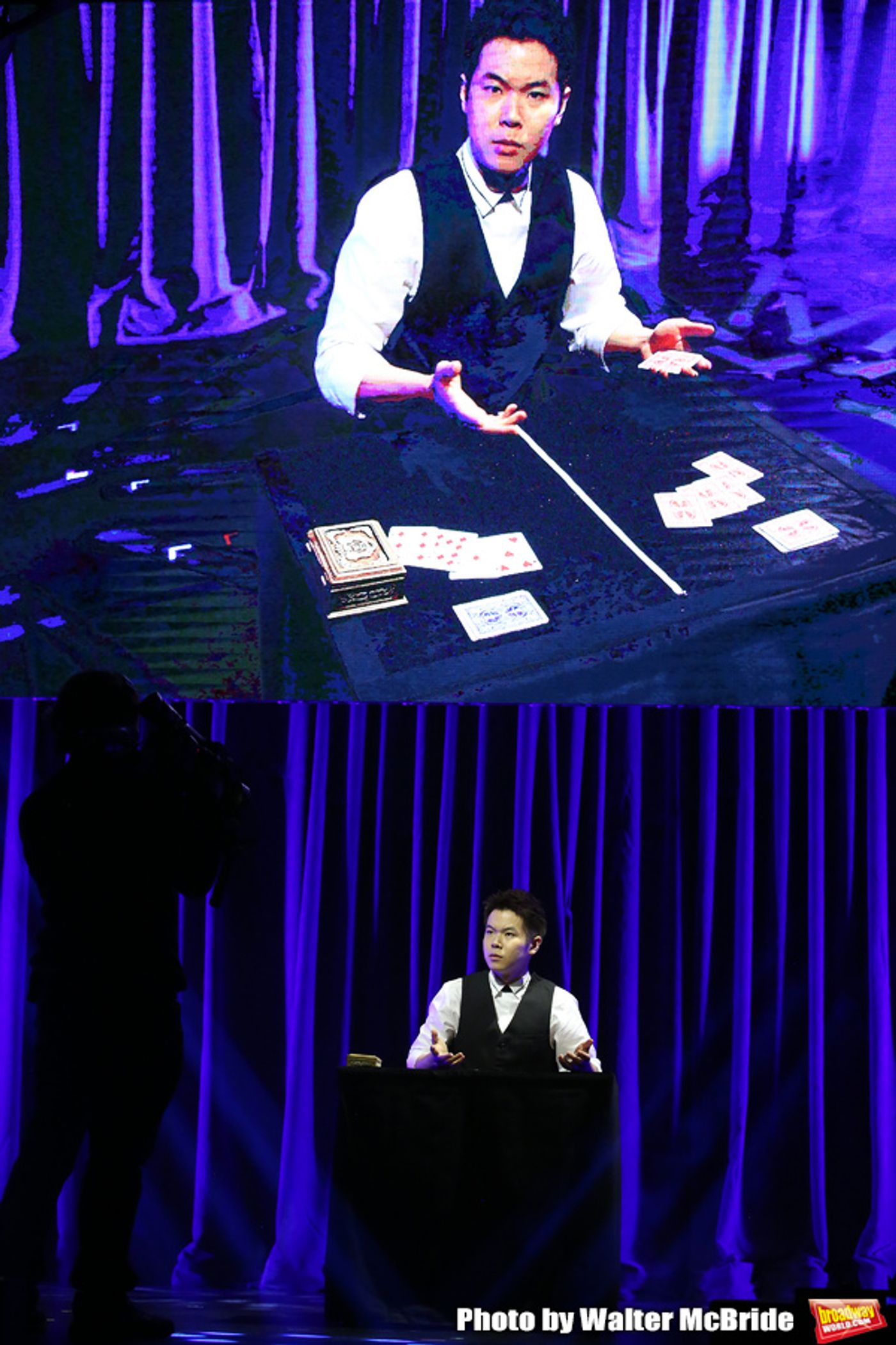 Photo Coverage: THE ILLUSIONISTS - MAGIC OF THE HOLIDAYS Press Preview  Image