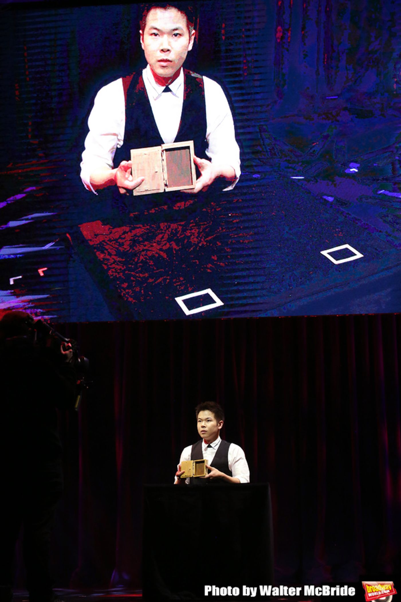 Photo Coverage: THE ILLUSIONISTS - MAGIC OF THE HOLIDAYS Press Preview  Image