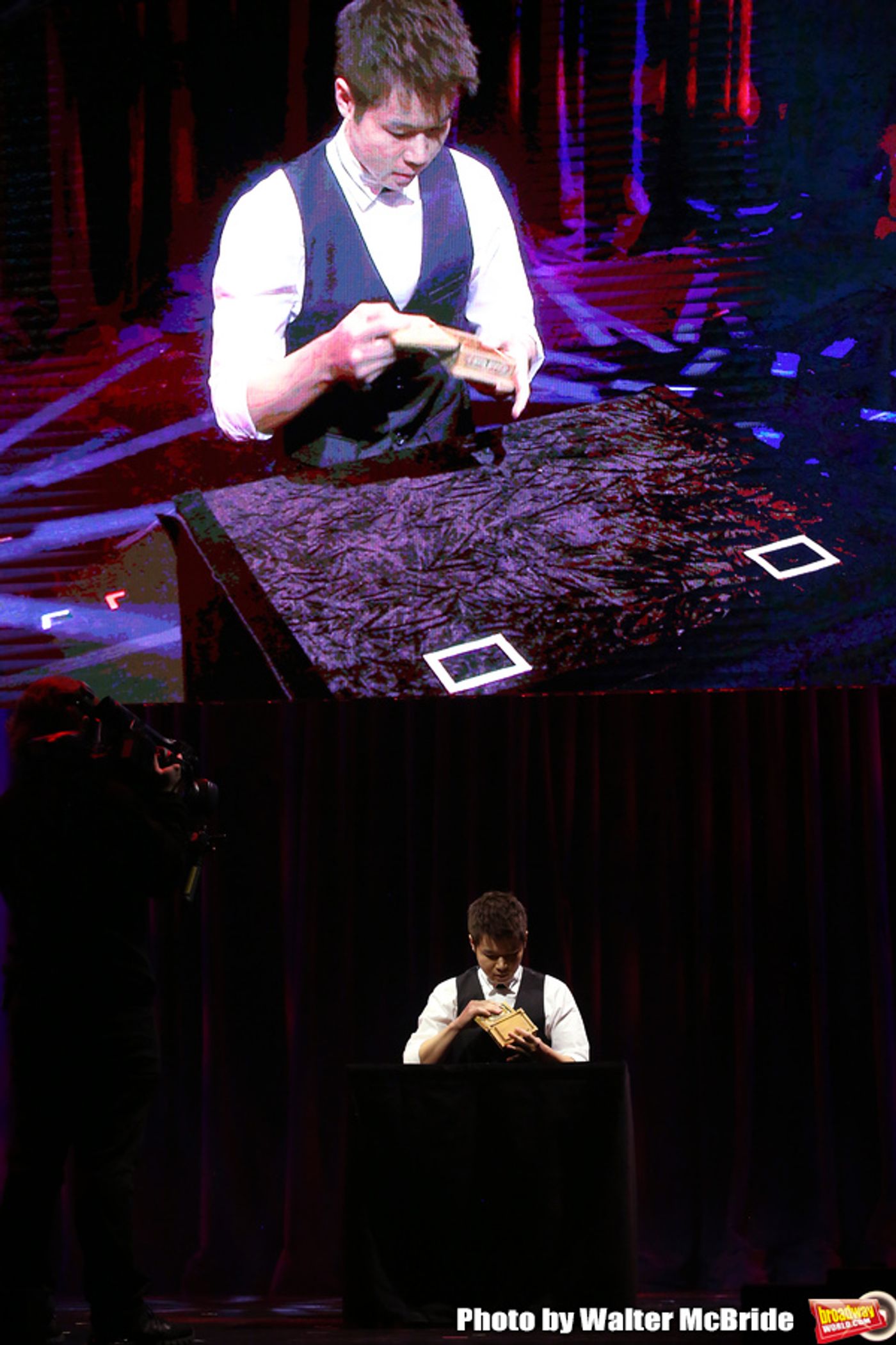 Photo Coverage: THE ILLUSIONISTS - MAGIC OF THE HOLIDAYS Press Preview  Image