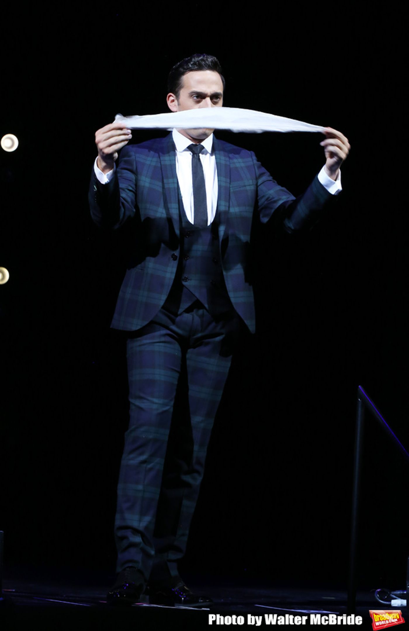 Photo Coverage: THE ILLUSIONISTS - MAGIC OF THE HOLIDAYS Press Preview  Image