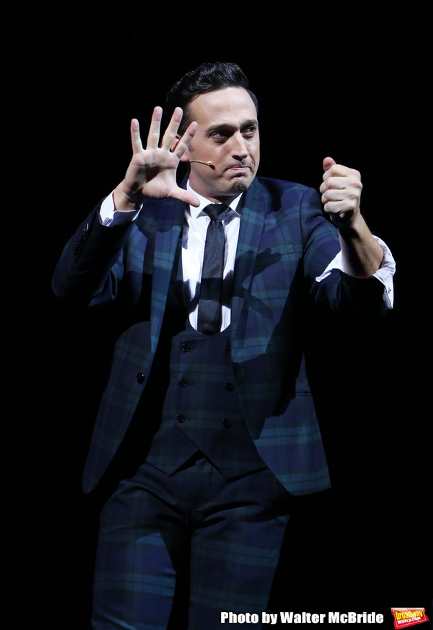 Photo Coverage: THE ILLUSIONISTS - MAGIC OF THE HOLIDAYS Press Preview  Image