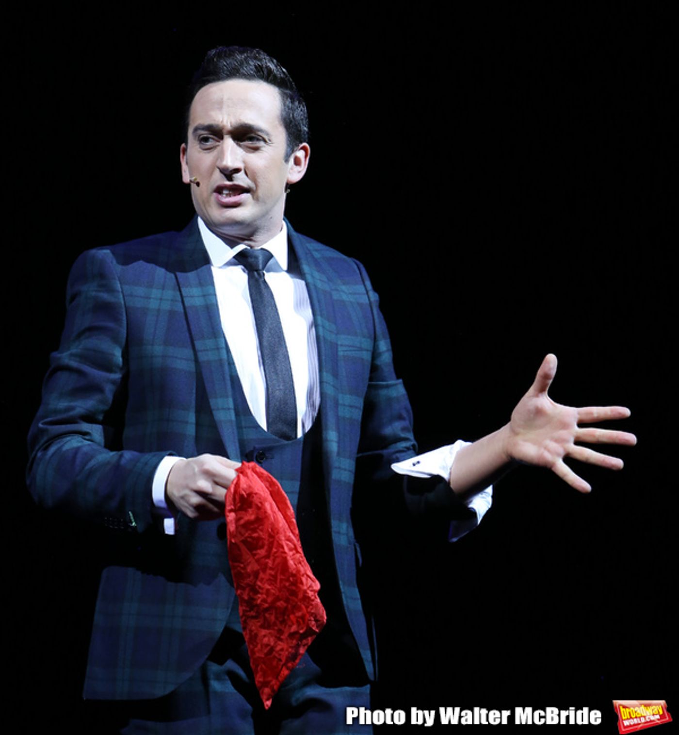 Photo Coverage: THE ILLUSIONISTS - MAGIC OF THE HOLIDAYS Press Preview  Image