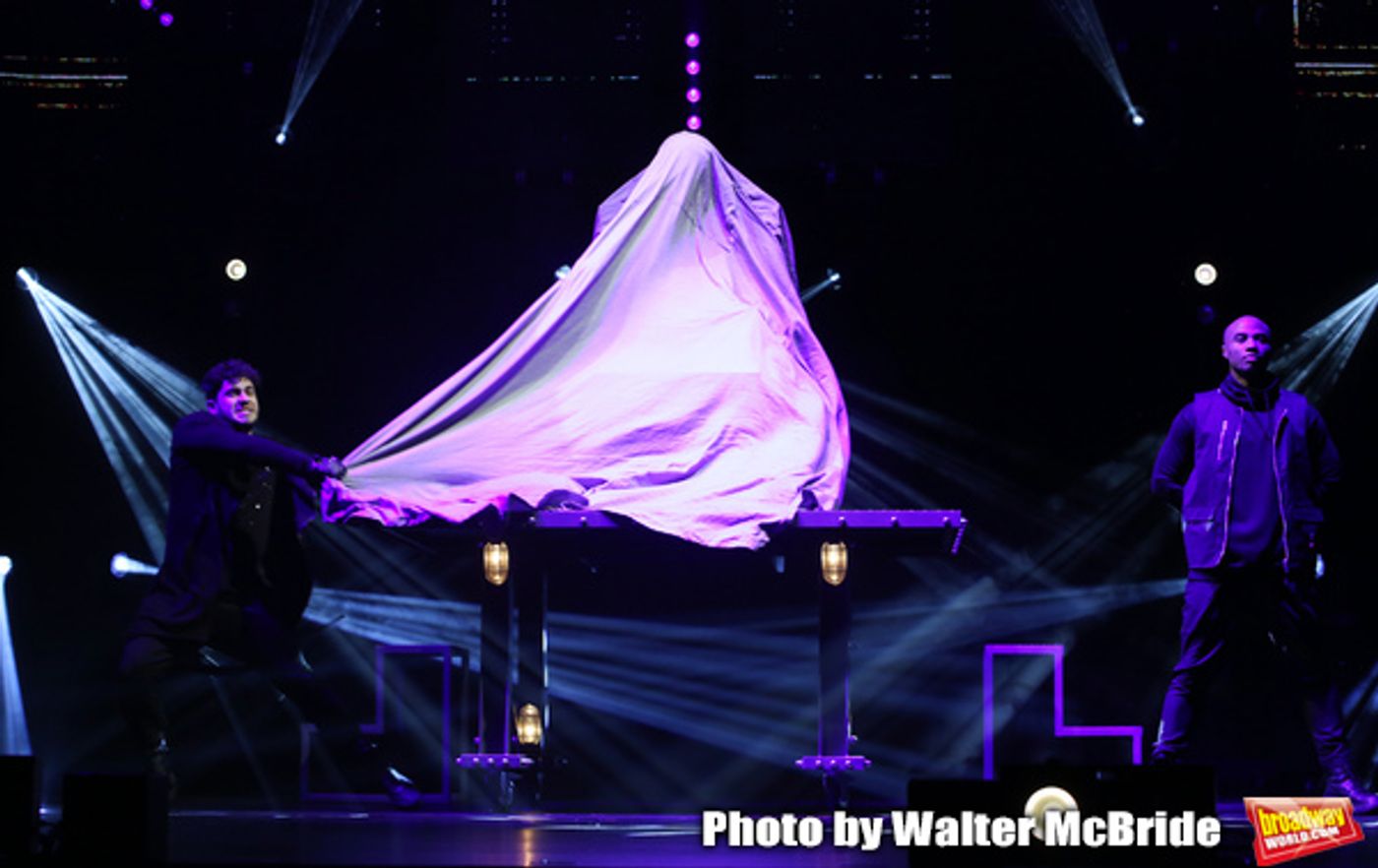 Photo Coverage: THE ILLUSIONISTS - MAGIC OF THE HOLIDAYS Press Preview  Image