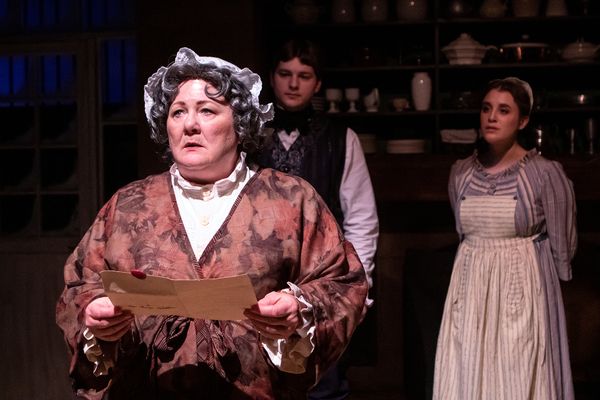 Stephanie McVay, Noah Thompson, Kate Morton
 Photo