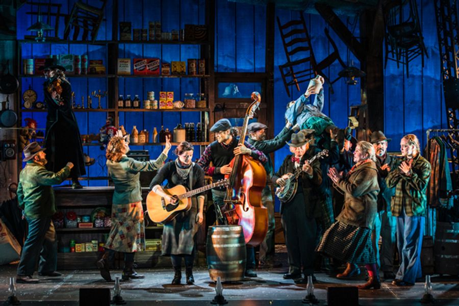 Photo Flash: First Look at the World Premiere of DOLLY PARTON'S SMOKY MOUNTAIN CHRISTMAS CAROL at Boston's Emerson Colonial Theatre Image