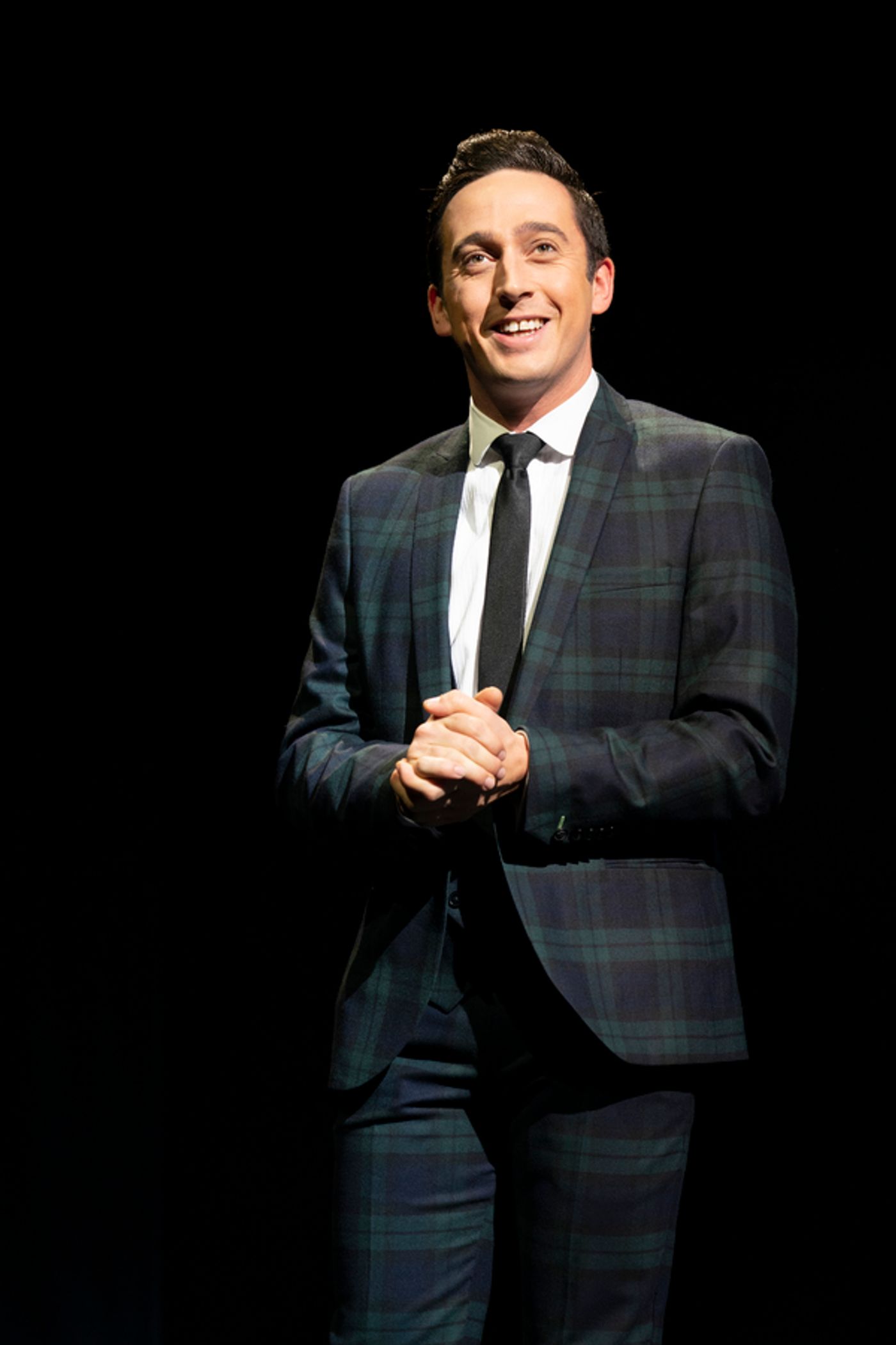 Photo Flash: Take a Look at Production Photos From THE ILLUSIONISTS - MAGIC OF THE HOLIDAYS  Image