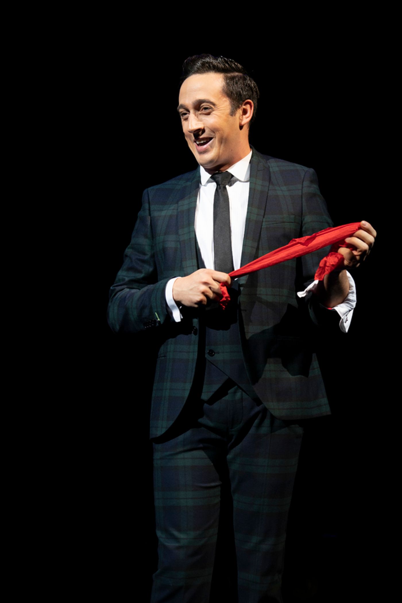 Photo Flash: Take a Look at Production Photos From THE ILLUSIONISTS - MAGIC OF THE HOLIDAYS  Image