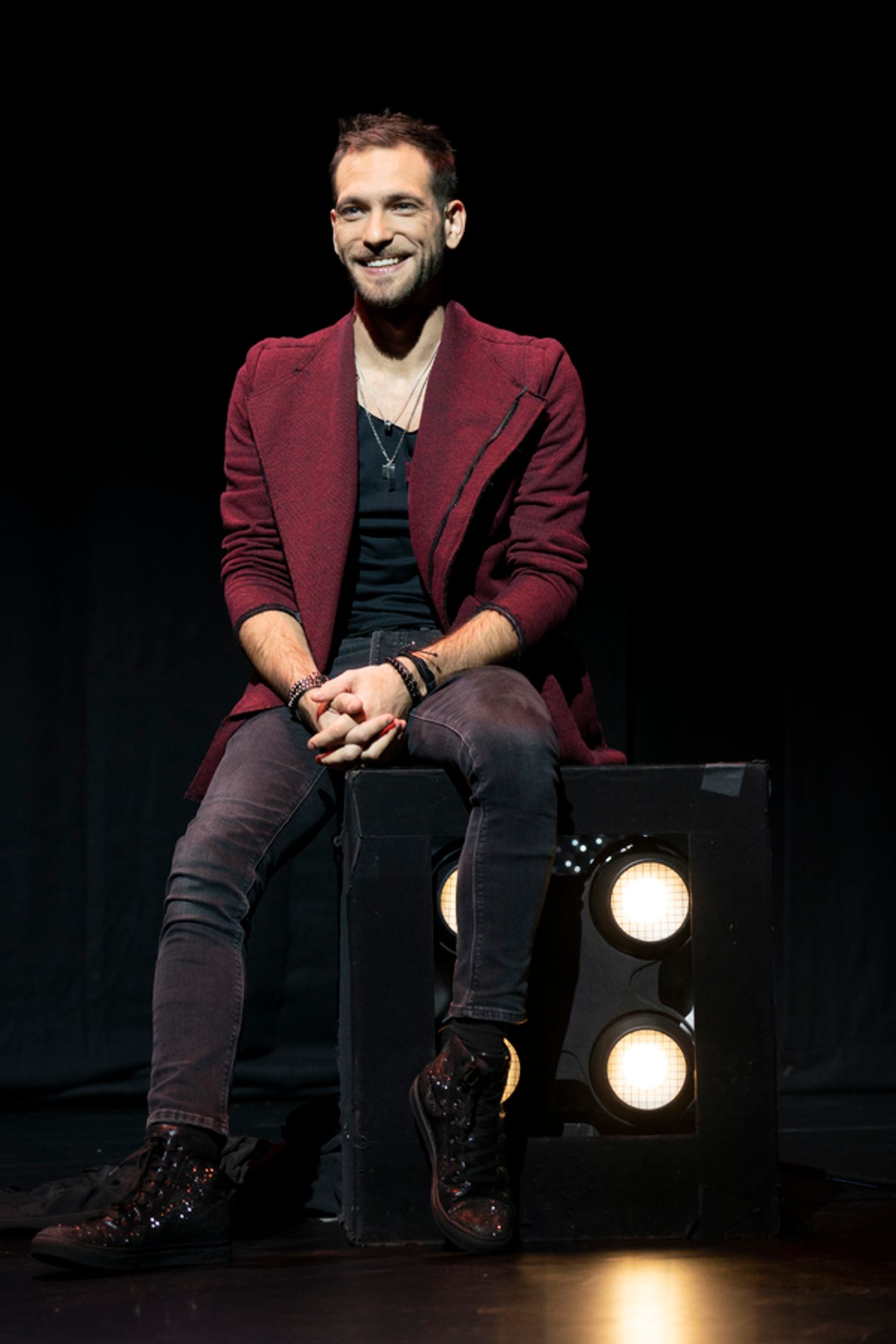 Photo Flash: Take a Look at Production Photos From THE ILLUSIONISTS - MAGIC OF THE HOLIDAYS  Image