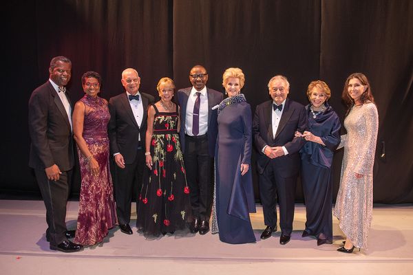 Gala Co-Chairs with Artistic Director Robert Battle Honoree Elaine Wynn and Board Mem Photo