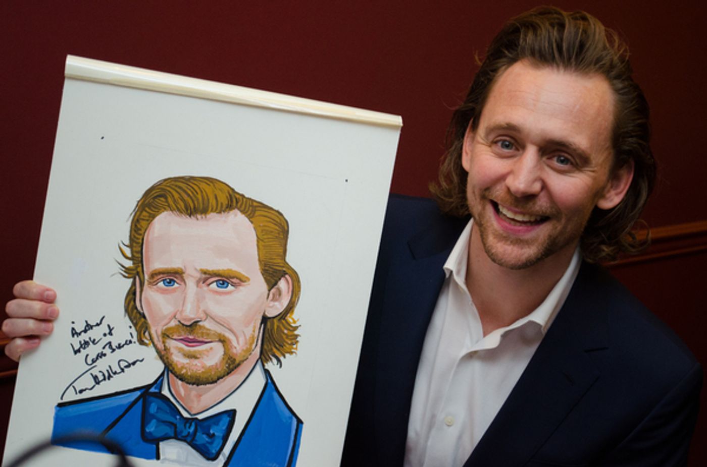 Photo Coverage: Tom Hiddleston Receives Portrait at Sardi's  Image