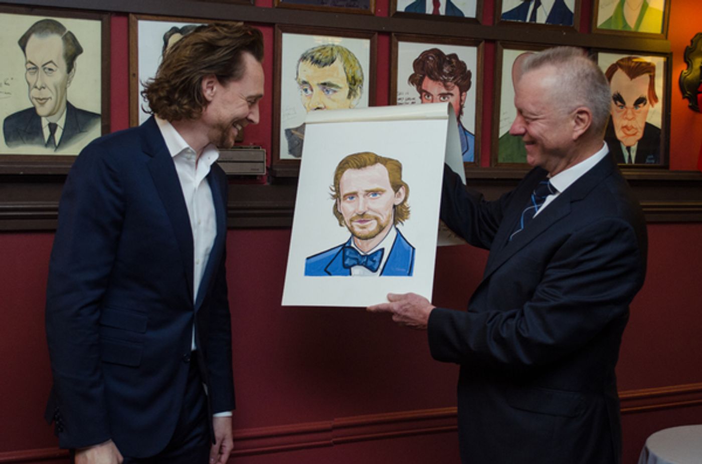 Photo Coverage: Tom Hiddleston Receives Portrait at Sardi's  Image