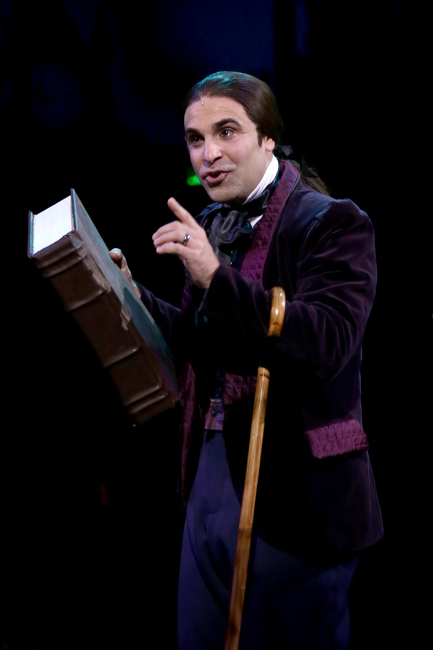 Photo Flash: North Shore Music Theatre's Production of A CHRISTMAS CAROL  Image